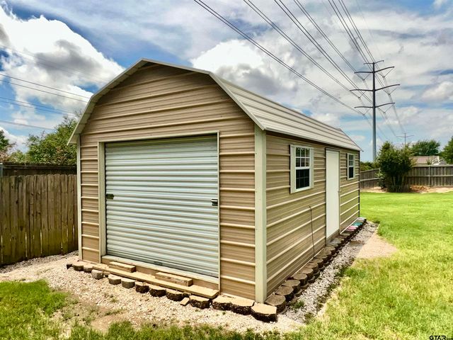707 Hamtom Hill Drive, Tyler, TX 75703