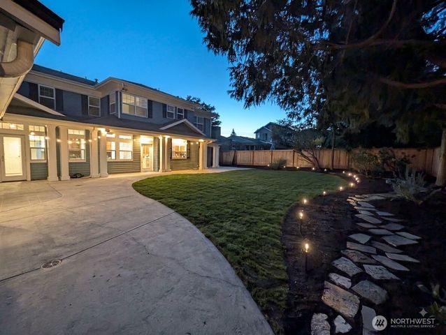 6030 Ann Arbor Avenue NE, Seattle, WA 98115
