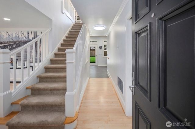 6030 Ann Arbor Avenue NE, Seattle, WA 98115