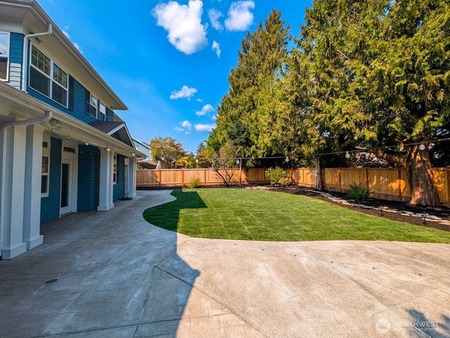 6030 Ann Arbor Avenue NE, Seattle, WA 98115
