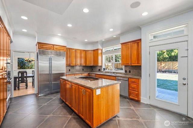 6030 Ann Arbor Avenue NE, Seattle, WA 98115