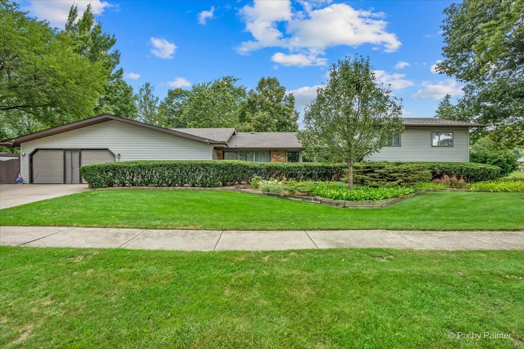 400 E Thacker Street, Hoffman Estates, IL 60169 — exterior