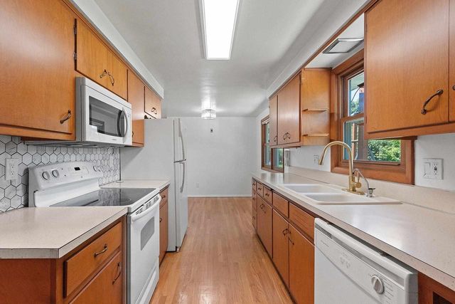 621 KARL STREET, Green Bay, WI 54301