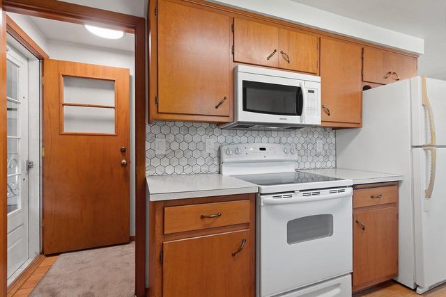621 KARL STREET, Green Bay, WI 54301