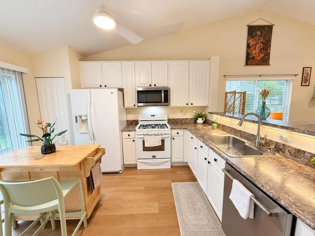 757 S Aldridge Lane, Round Lake, IL 60073