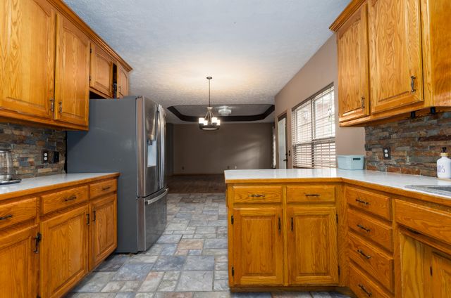 2229 E Kentwood Street, Republic, MO 65738