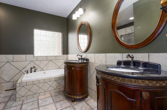 2229 E Kentwood Street, Republic, MO 65738