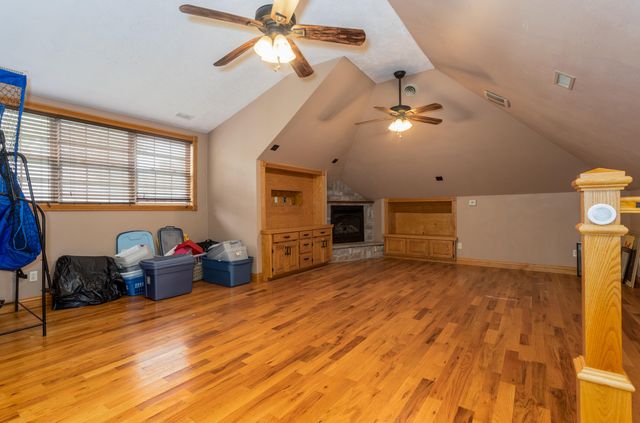 2229 E Kentwood Street, Republic, MO 65738