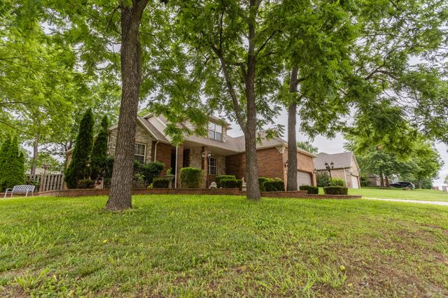 2229 E Kentwood Street, Republic, MO 65738