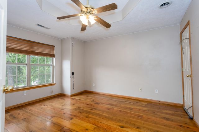2229 E Kentwood Street, Republic, MO 65738