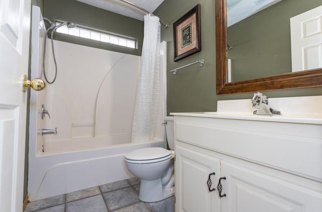 2229 E Kentwood Street, Republic, MO 65738