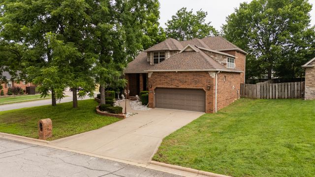 2229 E Kentwood Street, Republic, MO 65738