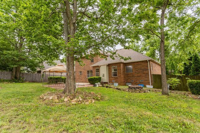 2229 E Kentwood Street, Republic, MO 65738