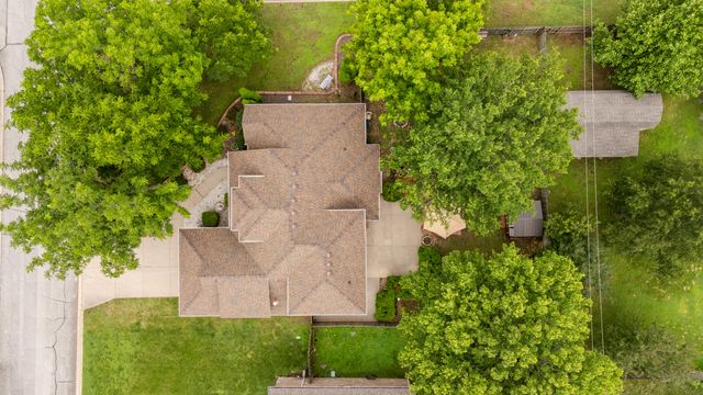 2229 E Kentwood Street, Republic, MO 65738