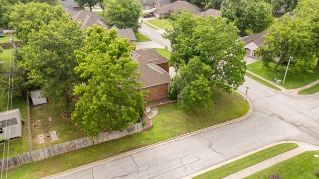 2229 E Kentwood Street, Republic, MO 65738