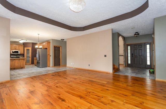 2229 E Kentwood Street, Republic, MO 65738