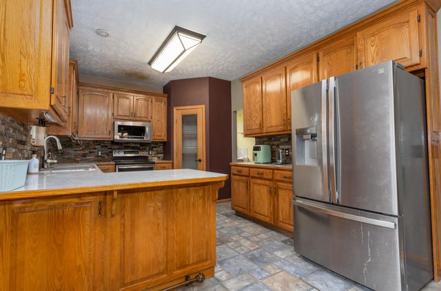 2229 E Kentwood Street, Republic, MO 65738
