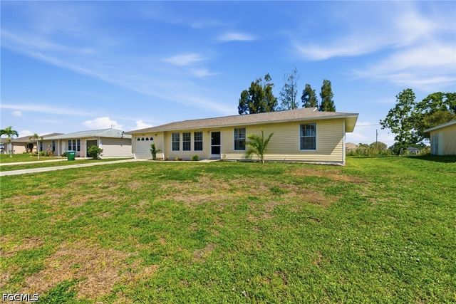 2115 NE 25th ST, Cape Coral, FL 33909