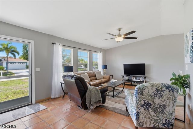 2115 NE 25th ST, Cape Coral, FL 33909