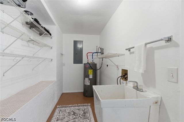 2115 NE 25th ST, Cape Coral, FL 33909