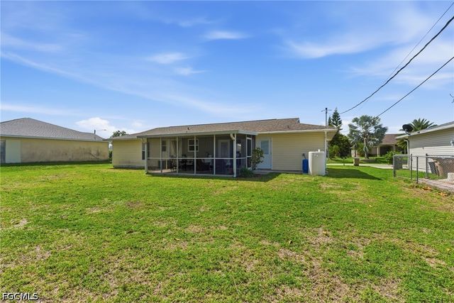 2115 NE 25th ST, Cape Coral, FL 33909