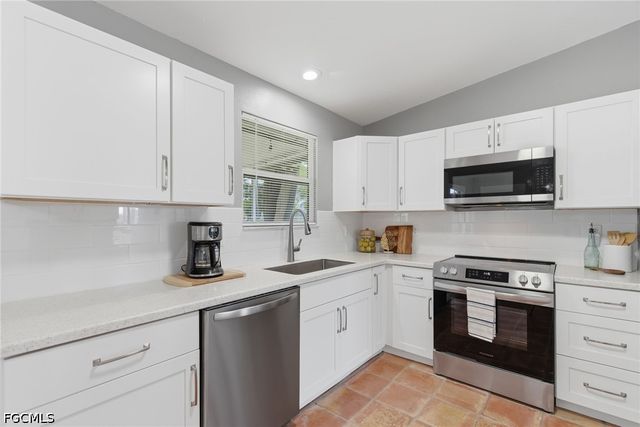 2115 NE 25th ST, Cape Coral, FL 33909