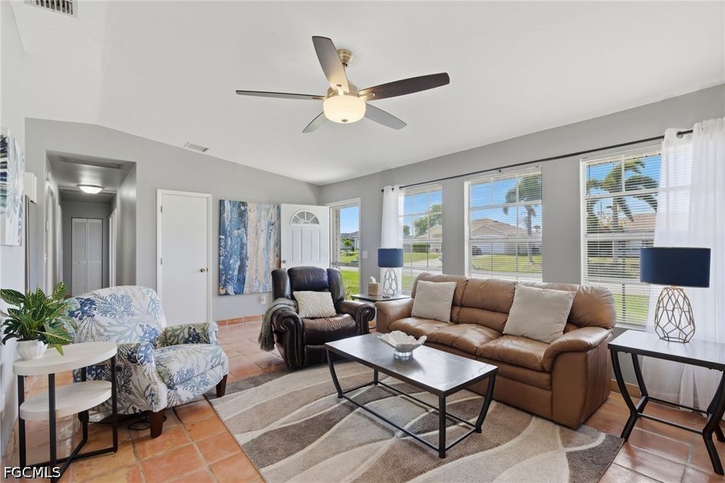 2115 NE 25th ST, Cape Coral, FL 33909