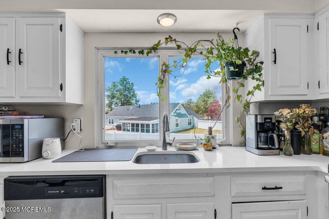 908 Revere Court, Toms River, NJ 08753