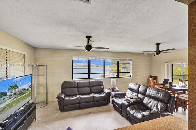 1825 NE 187th St, Miami, FL 33179