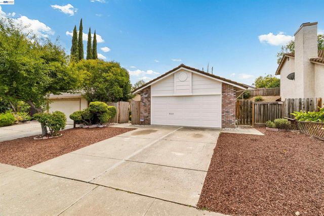 2748 Carpinteria Dr, Antioch, CA 94531