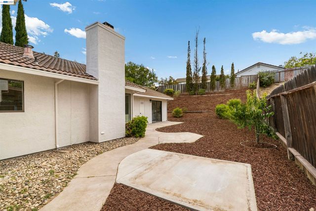 2748 Carpinteria Dr, Antioch, CA 94531