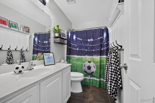 708 Brook Manor Court, Lake St Louis, MO 63367