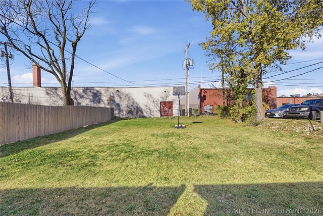 1633 E 4th Street, Tulsa, OK 74120