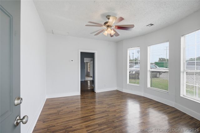 1633 E 4th Street, Tulsa, OK 74120