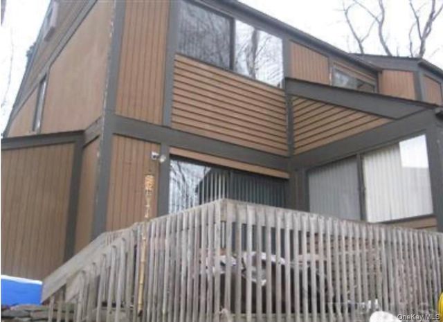 114 Round Hill Road, Dobbs Ferry, NY 10522