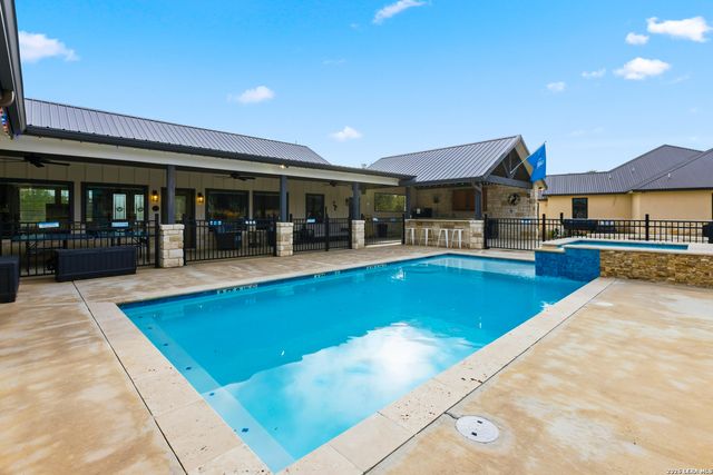 1644 Mountain Valley, Concan, TX 78838