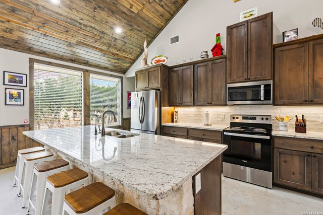 1644 Mountain Valley, Concan, TX 78838