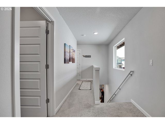 160 KINDRE St, St Helens, OR 97051