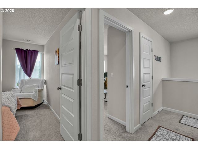160 KINDRE St, St Helens, OR 97051