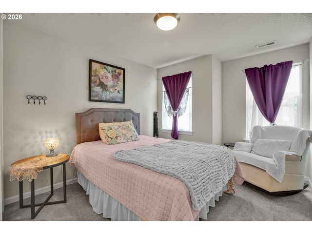 160 KINDRE St, St Helens, OR 97051