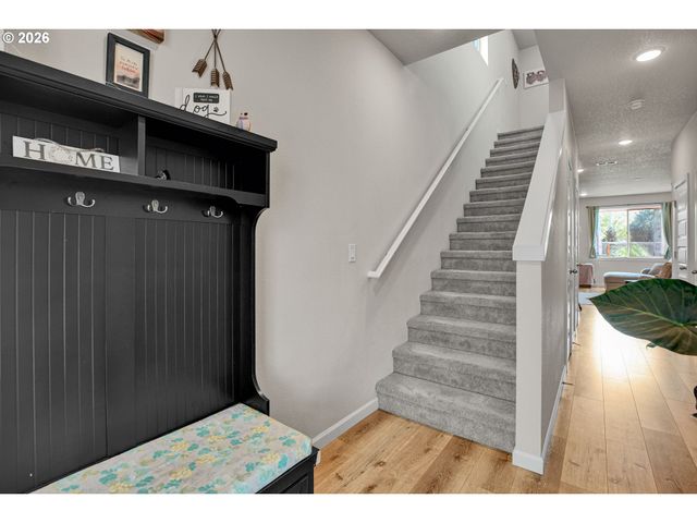 160 KINDRE St, St Helens, OR 97051