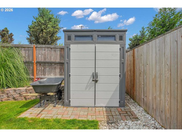 160 KINDRE St, St Helens, OR 97051