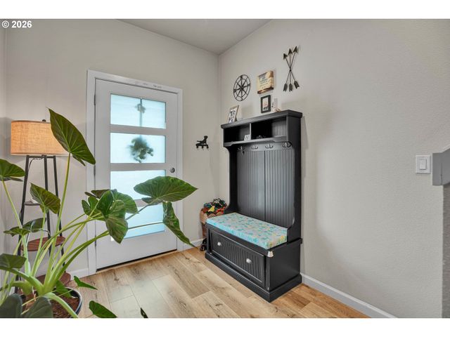 160 KINDRE St, St Helens, OR 97051