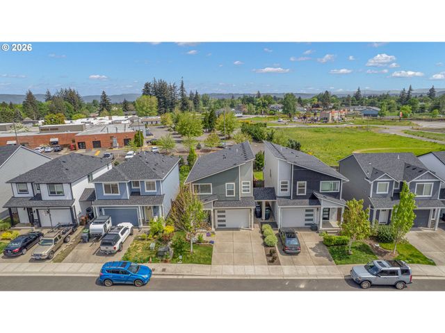 160 KINDRE St, St Helens, OR 97051