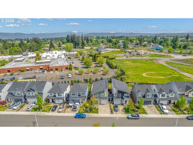 160 KINDRE St, St Helens, OR 97051
