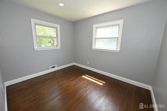 210 S 9th Avenue S, Highland Park, NJ 08904