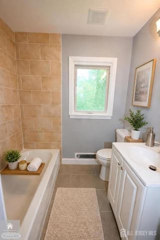 210 S 9th Avenue S, Highland Park, NJ 08904