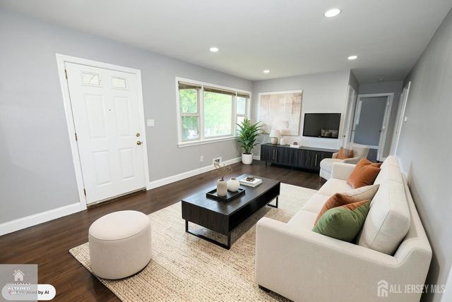 210 S 9th Avenue S, Highland Park, NJ 08904