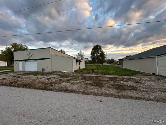 112 E. Martin Street, Perry, MO 63462