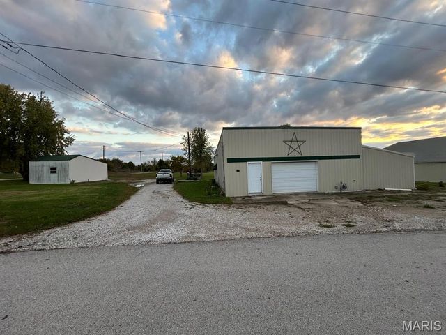 112 E. Martin Street, Perry, MO 63462